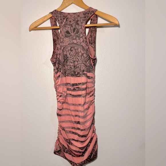 Love Culture Tank Top, M - Picture 3 of 5